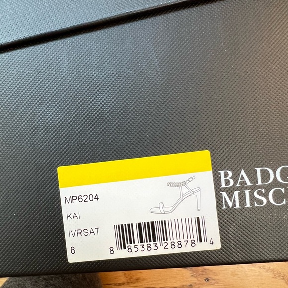 New in box Badgley Mischka Stiletto - Picture 2 of 4